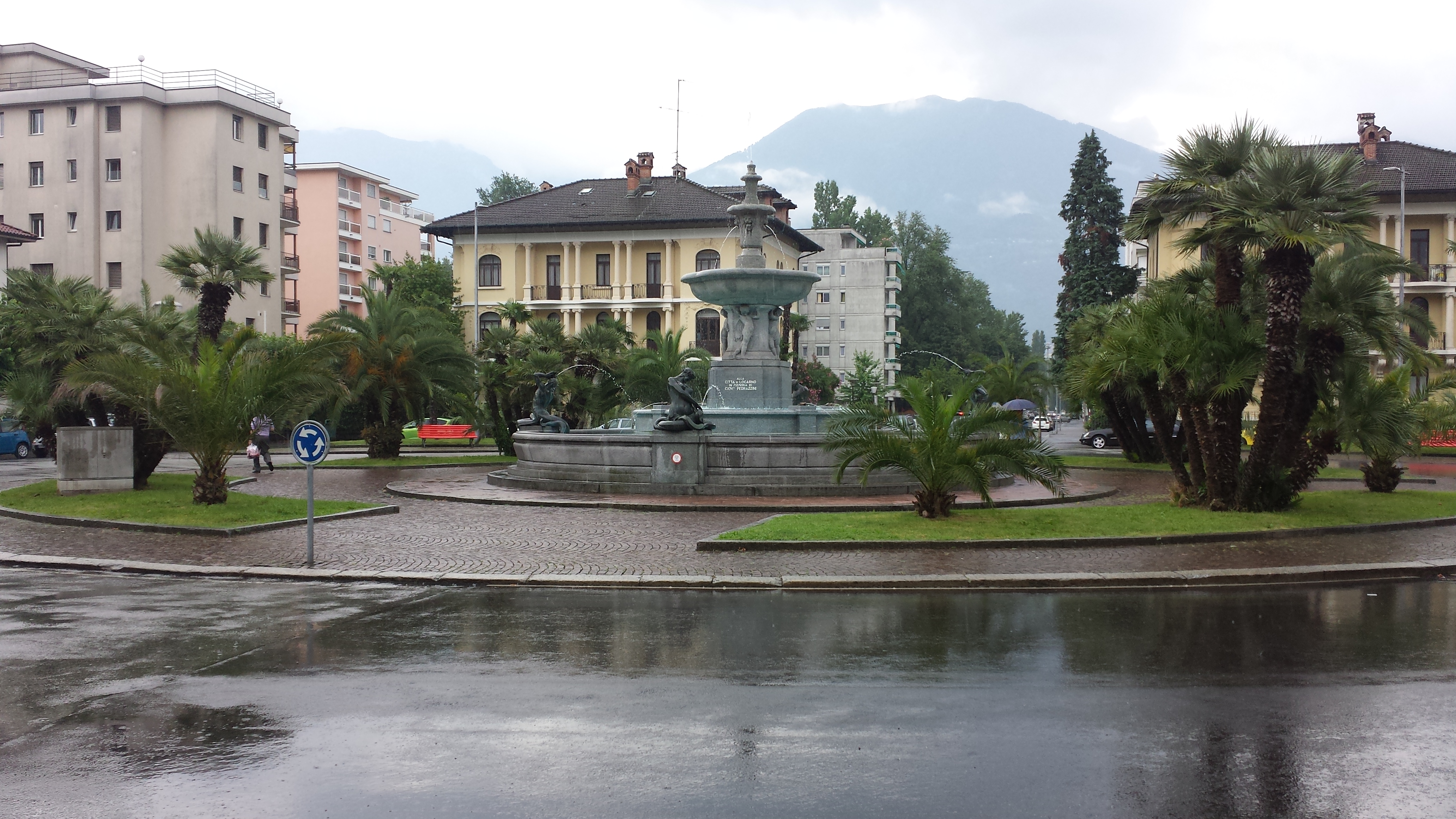 Vorschaubild für Datei:Denkmal für Giovanni Pedrazzini in Locarno.jpg
