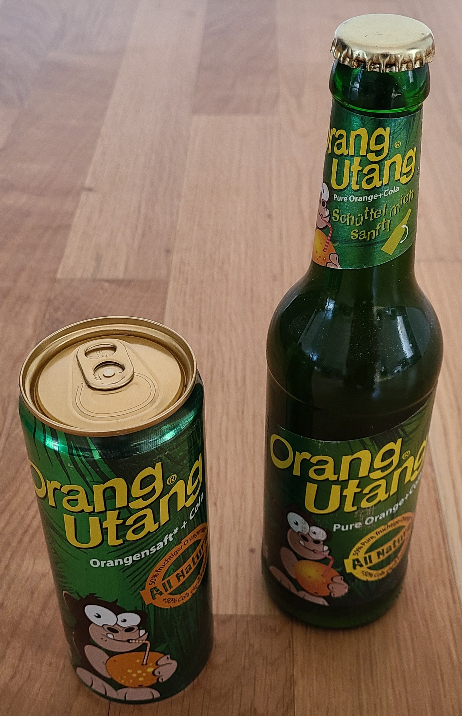 Vorschaubild für Datei:OrangUtang-Getränke-Vorderseiten.jpg