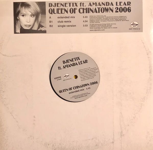 Vorschaubild für Datei:Djenetix Amanda Lear Queen of Chinatown Vinyl.jpg