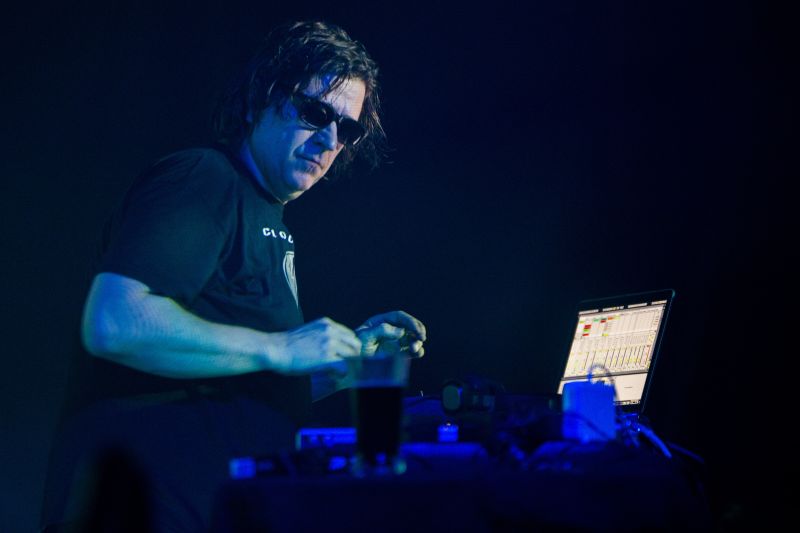 Datei:Monolith 15575534274 7b97bb6905 o.jpg