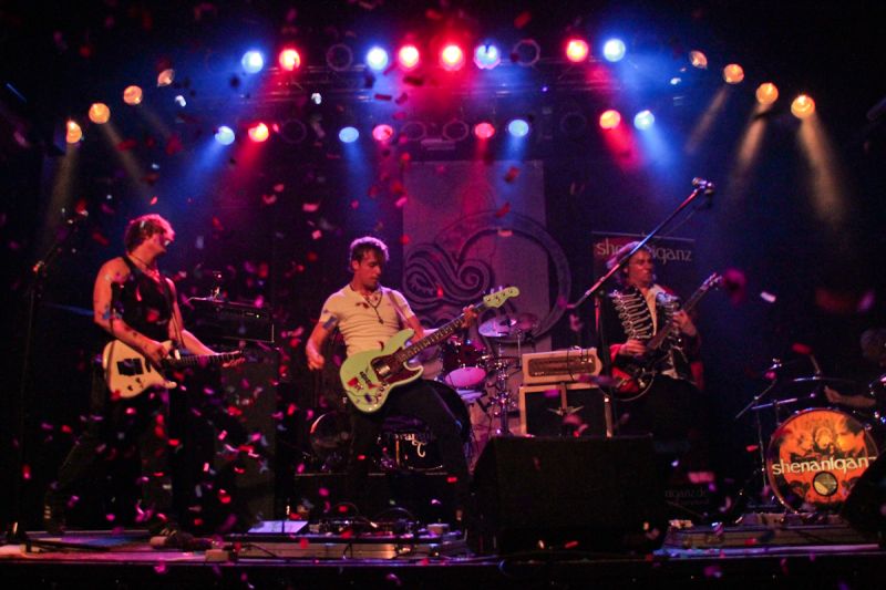 Datei:Shenaniganz 6129041465 7c9e8e8e2a o.jpg